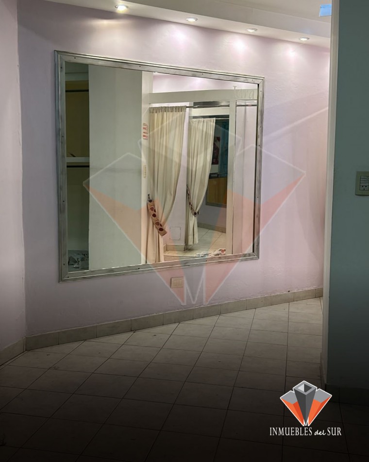 VENTA 4 LOCALES COMERCIALES