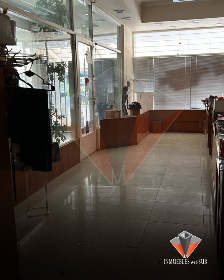 VENTA 4 LOCALES COMERCIALES